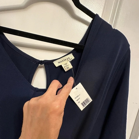 Monteau Navy Jumpsuit w adorable adjustable belt - Picture 3 of 5